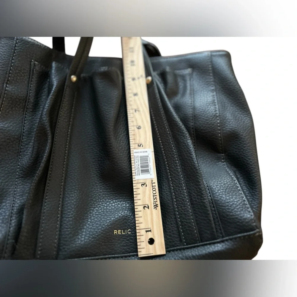 Relic Women's Black Geometric Shoulder Bag with Multiple Compartments‎